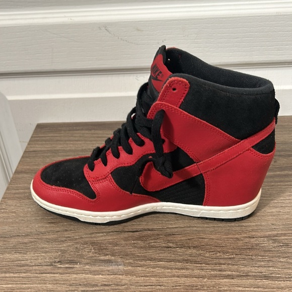 NIKE DUNK SKY HI HIDDEN WEDGES HEELS BLACK AND RED SIZE 8.5 - Picture 3 of 12